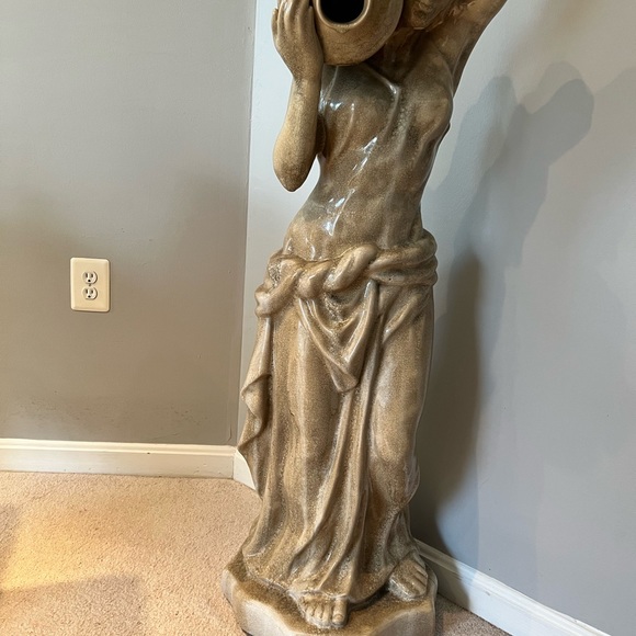 Water fountain figure - Picture 3 of 7